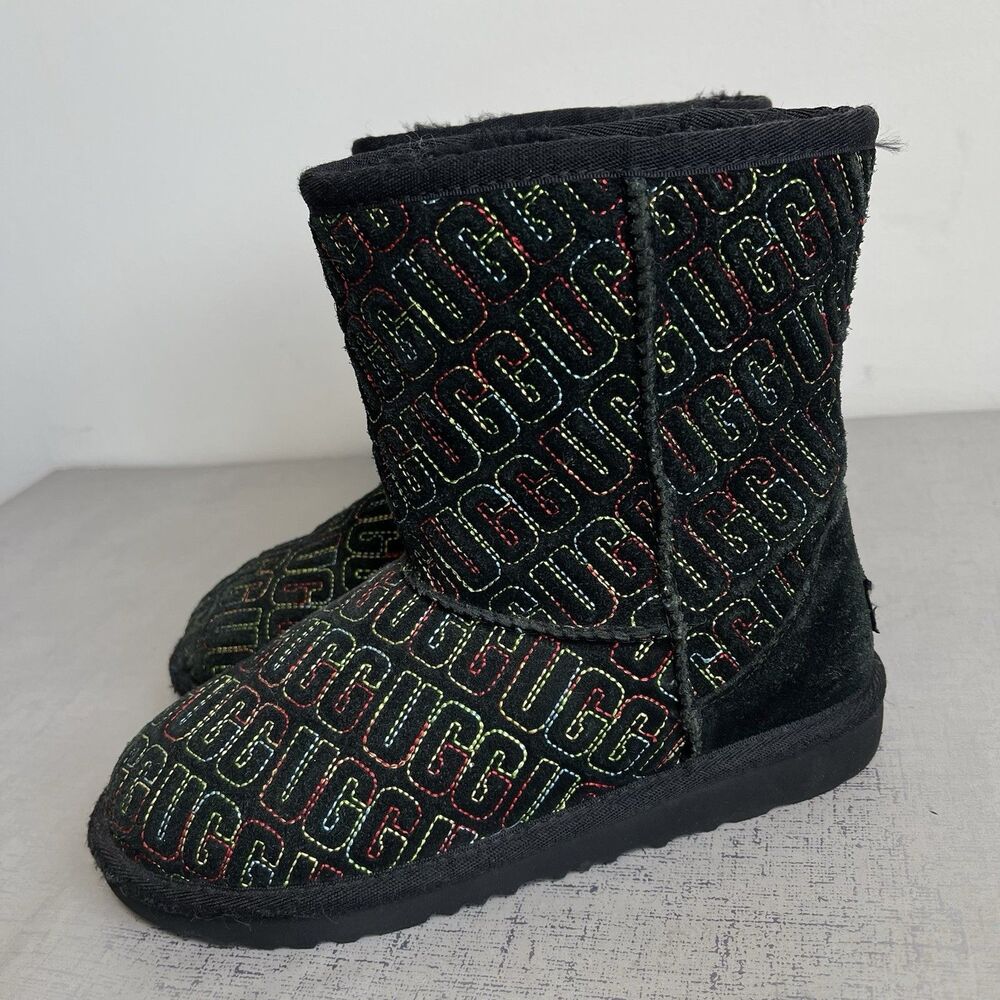 Ugg Classic II Logo Stitch Black Suede Shearling Boots Girls Youth 3